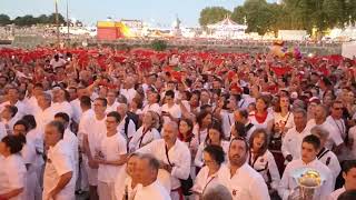 Fêtes de Bayonne 2022  quotHegoakquot par les festayres et Anne Etchegoyen à louverture [upl. by Ilajna643]