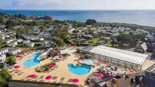 Piscine et toboggans de l’espace aquatique du camping Le Ranolien [upl. by Oinotla]