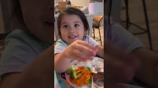 Siena explicando las comidas 🤣❤️😍 multiculturalfamily family multicultural [upl. by Lulu471]