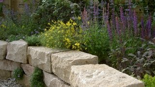 Trockenmauer und Terrasse  Arbeiten mit Naturstein  natursteinwolf [upl. by Rettke]