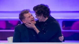 Harry Styles besa a otro hombre  Será que es Gay [upl. by Asseralc267]