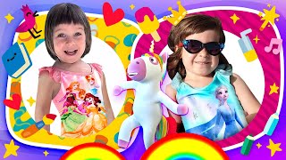 La bambina Bianca sceglie un costume da bagno Vlog di mamma e figlia Video per bambini in italiano [upl. by Euqinaj]