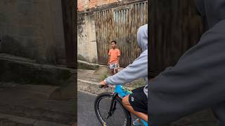 Eu do grau de bike😂😂graudebike bike bikelover bikelife graunãoécrime memes viral shorts [upl. by Nylaehs]