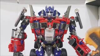 M01 Commander Wei Jiang Optimus Prime Unboxing [upl. by Gerrald393]