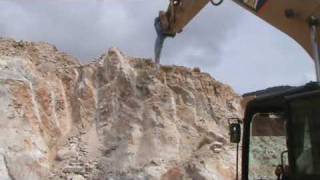 corte en roca con excavadora [upl. by Dell]