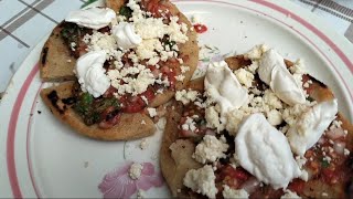 Gorditas de frijoles y chile de molcajete [upl. by Yila]