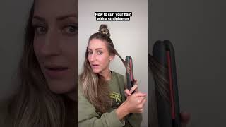 Easy way to curl your hair with a straightener [upl. by Camroc]