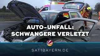 AutoUnfall bei Freystadt Drei Verletzte  darunter eine Schwangere [upl. by Maurise455]