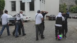 Enfrentamientos entre los caballeros templarios y las autodefensas continúan en Michoacán [upl. by Mera]