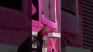 Sabrina Carpenter mentions Messi during her quotNonsensequot outro at The Eras Tour in Argentina 🇦🇷 N3 [upl. by Ydniw487]