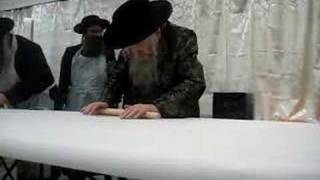 TOSHER REBBE IS BAKING MATZO 2007 [upl. by Roobbie]