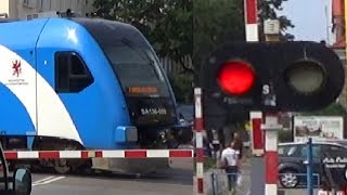 SSP ul Jedności Narodowej Kołobrzeg  Polish railroad crossing [upl. by Mot]