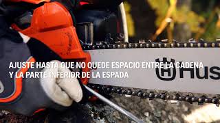 Cómo tensar la cadena de una motosierra Husqvarna [upl. by Blus]