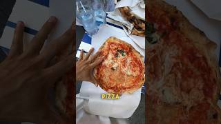 La pizza portafoglio di Sorbillo a Napoli è buona cibo [upl. by Napier216]