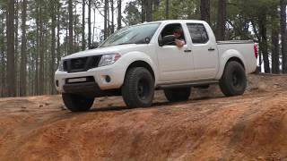 Clay Pit 2WD Nissan Frontier Truck Off Road 4WD shows how is done [upl. by Marabelle151]