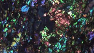 Amphibole glaucophane au microscope polarisant LPA [upl. by Nrubua]