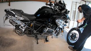 BMW R 1200 GS K50  Räder AUS und EINBAU [upl. by Bhatt]