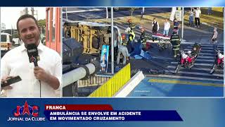 Ambulância se envolve em acidente em movimentado cruzamento em Franca Jornal da Clube 160924 [upl. by Coshow]