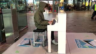 Piano artiest  centraal station  Rotterdam [upl. by Moriarty]