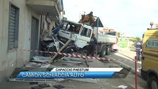 ✅ CAPACCIO PAESTUM CAMION SCHIACCIA AUTO SUD TV 114 [upl. by Elurd235]