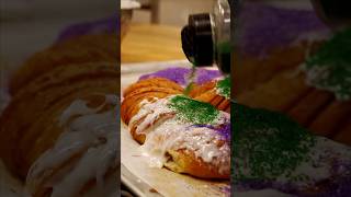 Traditional New Orleans King Cake decoration kingcake mardigras neworleans food [upl. by Suillenroc]