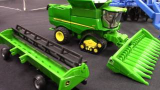 164 John Deere S690 Combine on Tracks from Ertl [upl. by Alexei40]