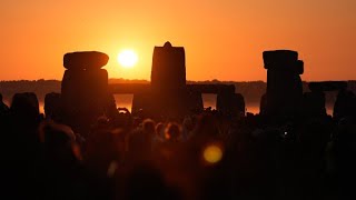 Beeindruckender Sonnenaufgang zur Sommersonnenwende in Stonehenge [upl. by Lemieux]