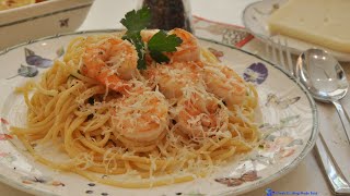 Delicious Spaghetti with Prawns Garlic and Ouzo  Νόστιμη Γαριδομακαρονάδα με Σκόρδο και Ούζο [upl. by Milburt]