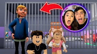 FUGIMOS DA PRISÃO DA RILEY DE DIVERTIDAMENTE NO MODO DIFICIL NO ROBLOX [upl. by Ferrell]