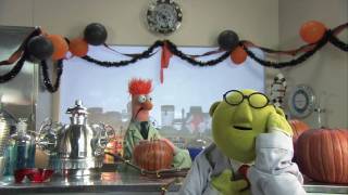 CarveOMatic 2Q975 Muppet Labs Experiment  Dr Bunsen Honeydew and Beaker  The Muppets [upl. by Annadal]