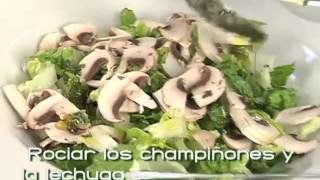 Receta de ensalada de lechuga y champiñones [upl. by Ateekahs]