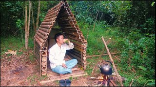 Build mountain mystery house bamboo house log cabin wilderness survival shelter [upl. by Auguste]