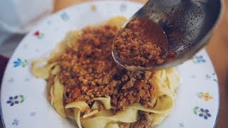 Ragù alla Bolognese  La ricetta originale italiana di Cucina Geek [upl. by Shirley]