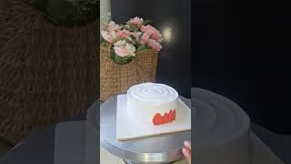 Floral cake cake frosting cakefrosting cakedecoration shortvideo birthdaycake food [upl. by Amelie15]