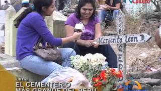 Lima Recorrido en el Día de los Santos por el cementerio más grande del Perú [upl. by Sholeen]