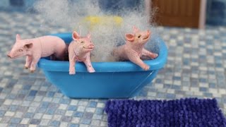 THREE LITTLE PIGS SONG 1 PIGGIES IN THE BATH [upl. by Octavia511]