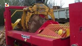 RABAUD  Fendeuse de buches 80 tonnes avec grue et tapis  Log splitter F80  Holzspalter 80T [upl. by Asek]