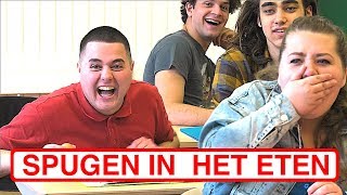 LEERLING SPUUGT IN ETEN VAN DE LERAAR [upl. by Ezmeralda]