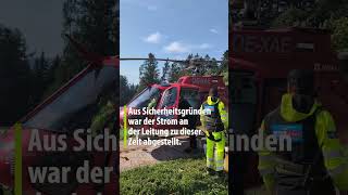 Spezialhubschrauber bei Arbeiten an Hochspannungsleitung im Einsatz [upl. by Giustino]