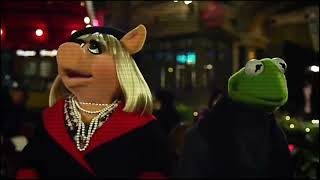 Kermit se reencuentra con Miss Piggy  The Muppets 2011  Clip [upl. by Orola]