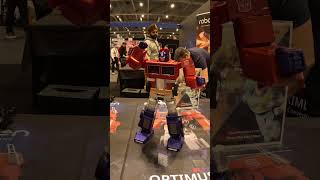 Robosen Optimus Prime mcmcomiccon transformers 🛻 [upl. by Heddy]