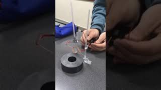 Experimento electromagnetismo [upl. by Ymar]