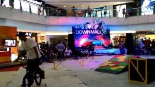 sepeda downhill di mall quotdownmall hartono mallquot [upl. by Idnic]