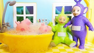 I Teletubbies fanno da babysitter a Peppa Pig e George Storia con i Giocattoli [upl. by Disario]