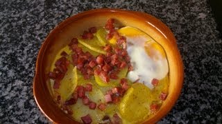 Huevos al horno con patatas y jamón [upl. by Kiefer]