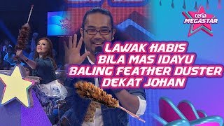 Lawak Habis Bila Mas Idayu Baling Feather Duster Dekat Johan  Ceria Megastar [upl. by Ativahs]