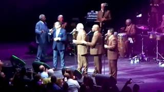 El Gran Combo y Gilberto SantaRosa  Las Hojas Blancas [upl. by Asuncion242]