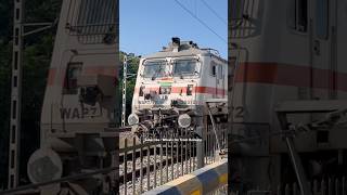 wap7 Engine Pulling wdp4d Engine and Coaches  expresstrain  viralvideo  highspeedtrain [upl. by Barn323]