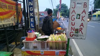 Jagung Bakar Pedas Manis Kang Ule  Kuliner Subang  Indonesian Street Food [upl. by Stelmach]