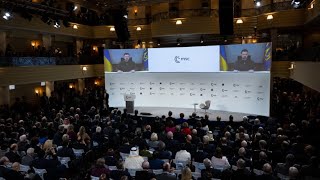 Selenskyj bei Münchner Sicherheitskonferenz „Wir müssen uns beeilen“ [upl. by Rabi]